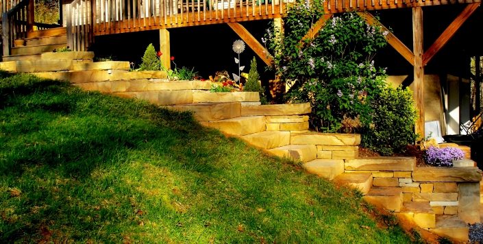 Sandstone Sitting Wall with Steps, North Carolina 2008